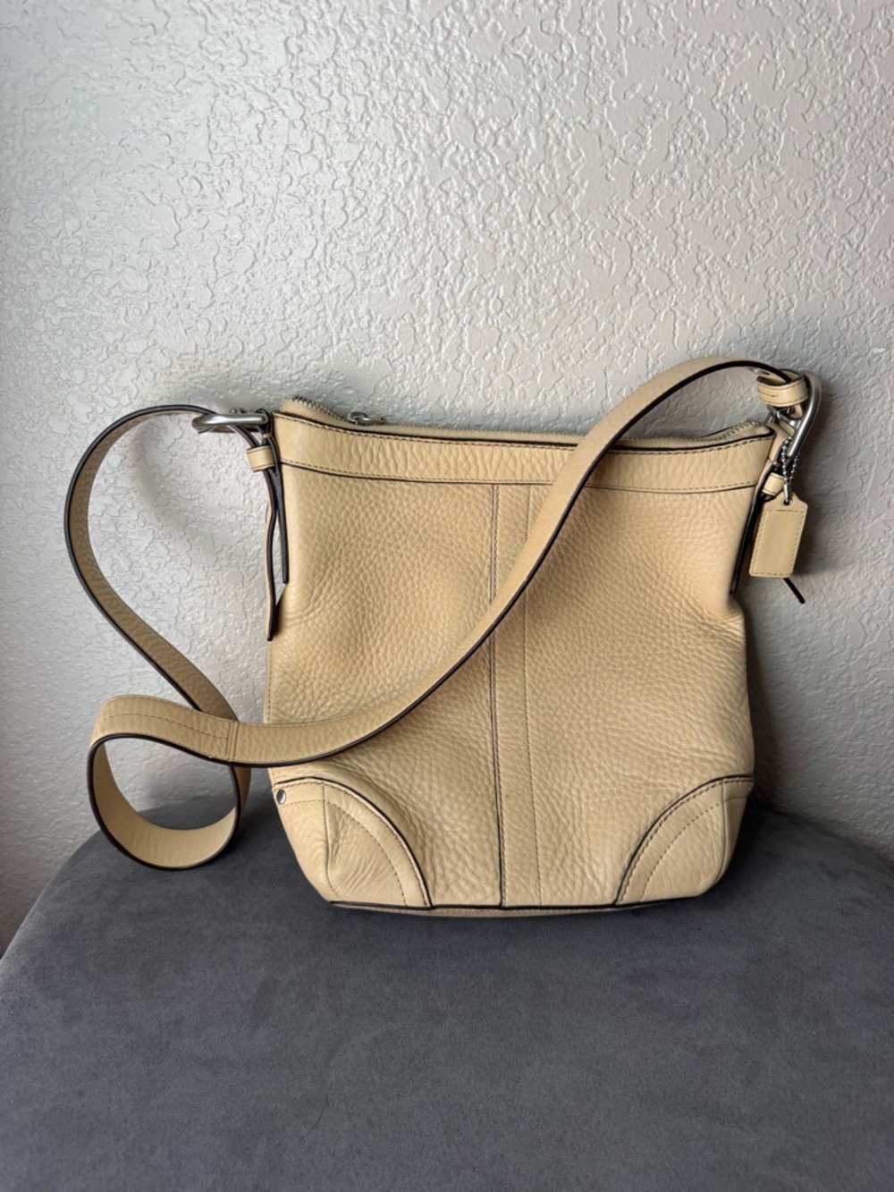 Coach Legacy Swingpack Crossbody Bag Pebbled Leather Beige Tan F12319